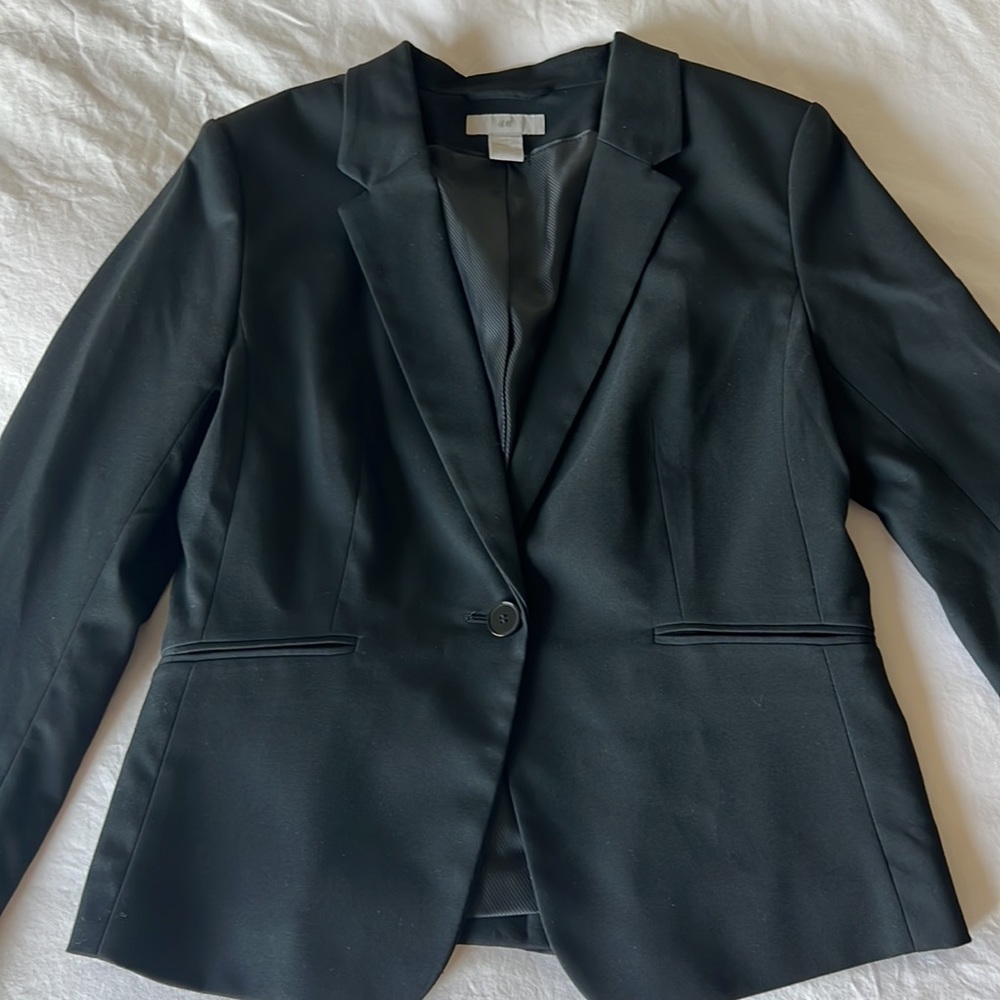 Blazer - Picture 2 of 8